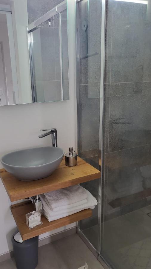 Apartman S Bazenem A Saunou Kadan Exterior photo