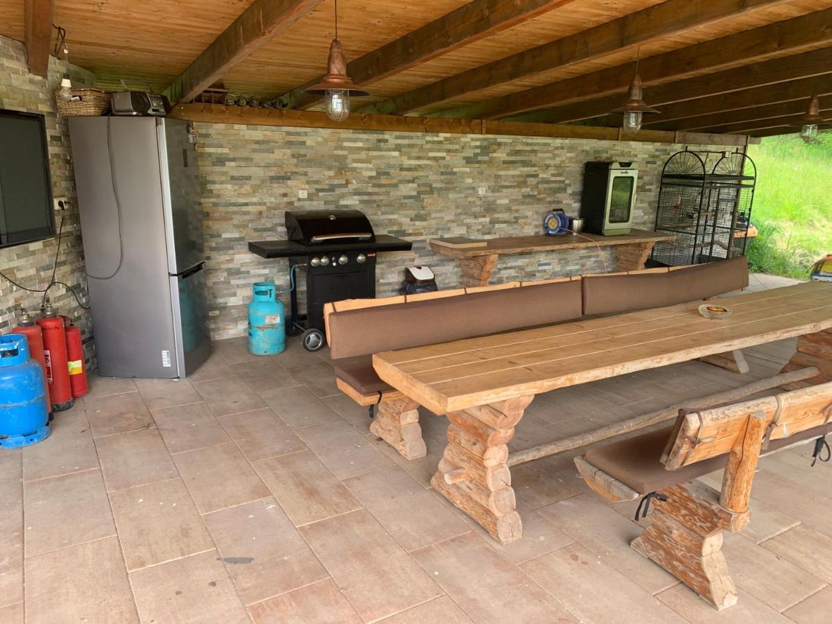 Apartman S Bazenem A Saunou Kadan Exterior photo