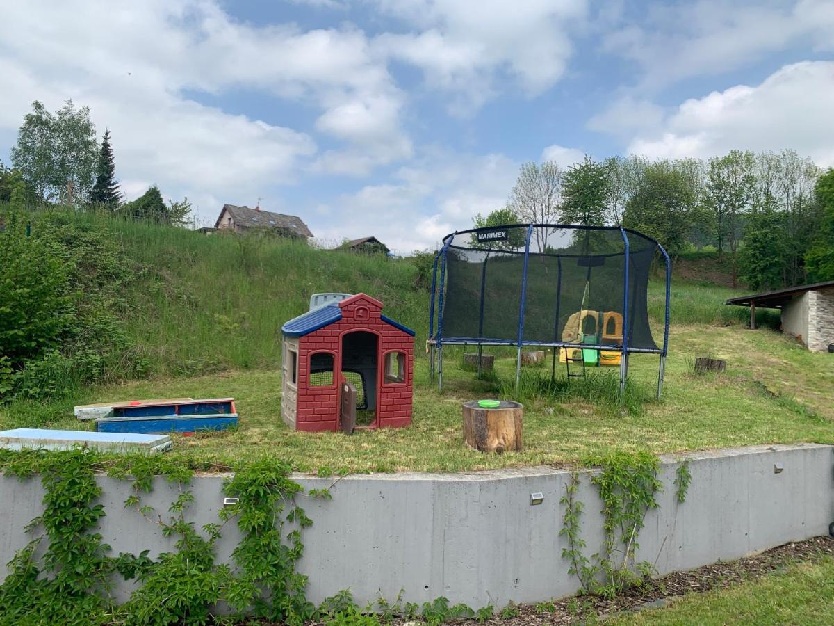 Apartman S Bazenem A Saunou Kadan Exterior photo