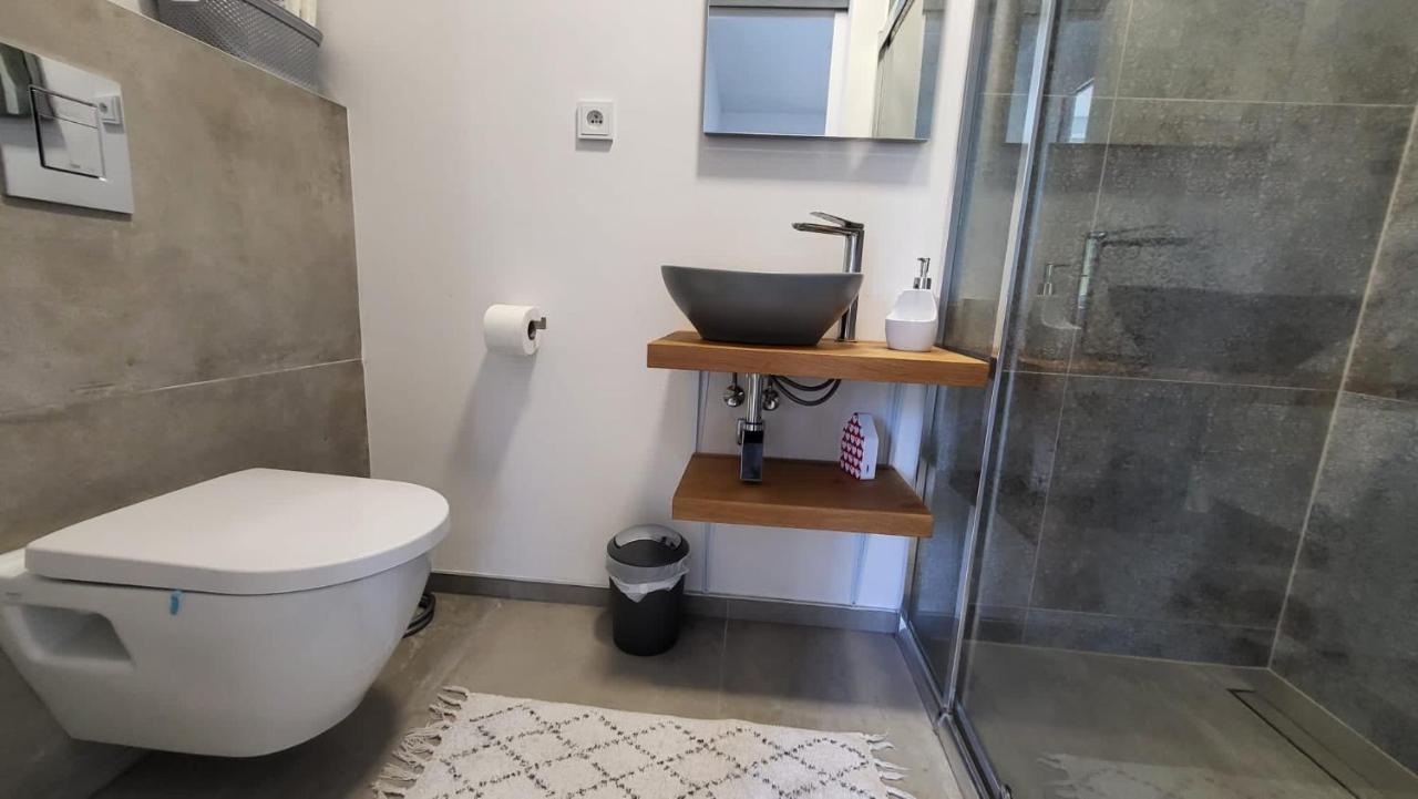 Apartman S Bazenem A Saunou Kadan Exterior photo