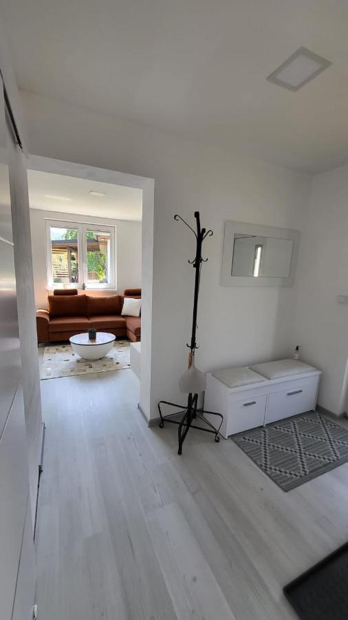Apartman S Bazenem A Saunou Kadan Exterior photo