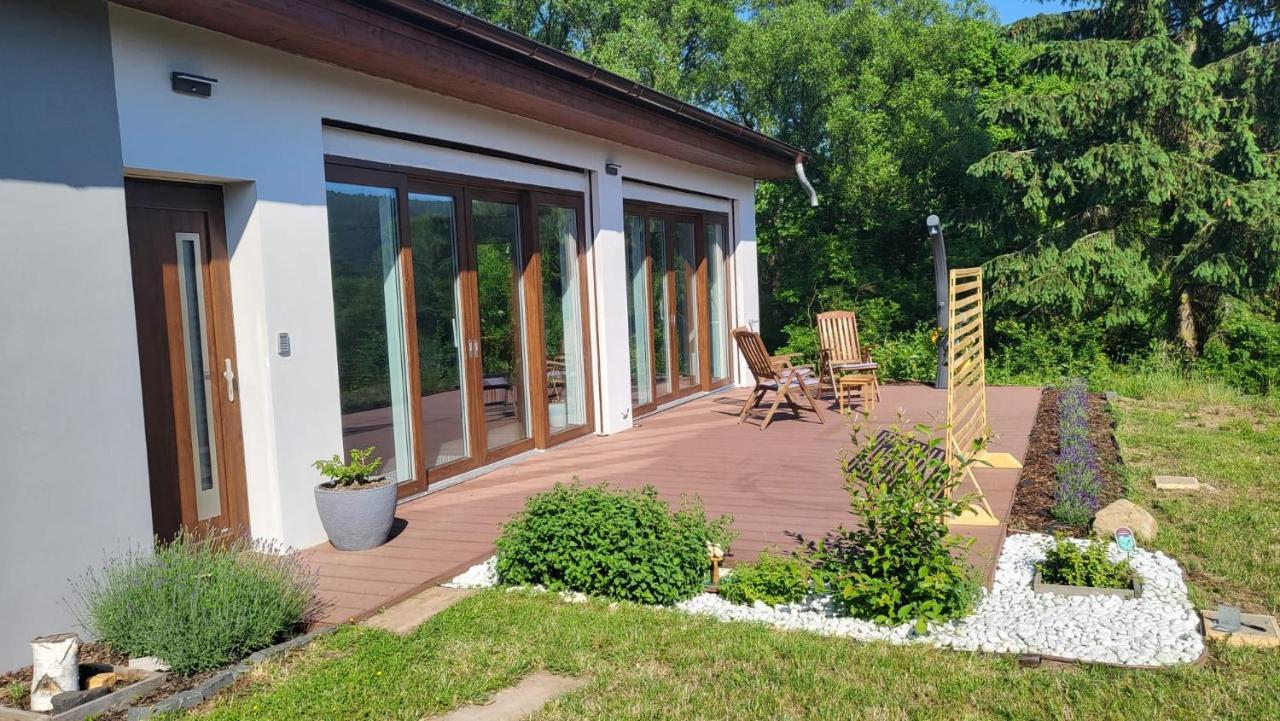 Apartman S Bazenem A Saunou Kadan Exterior photo