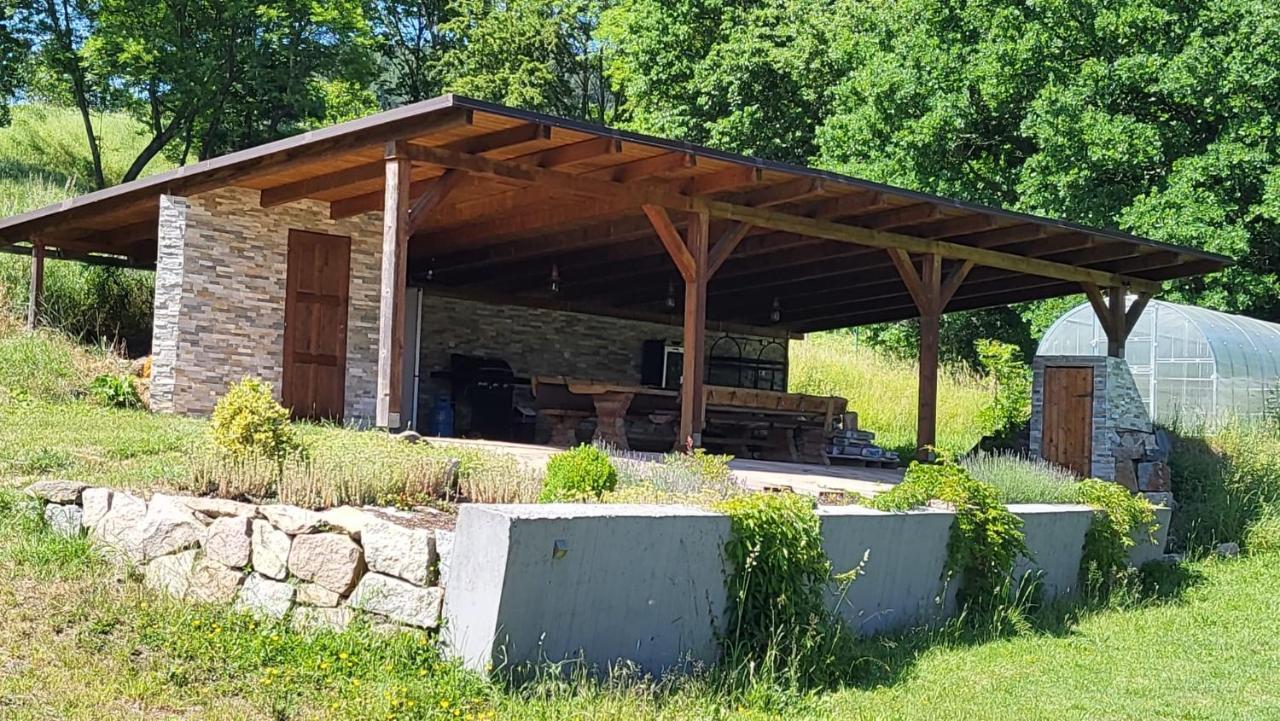 Apartman S Bazenem A Saunou Kadan Exterior photo